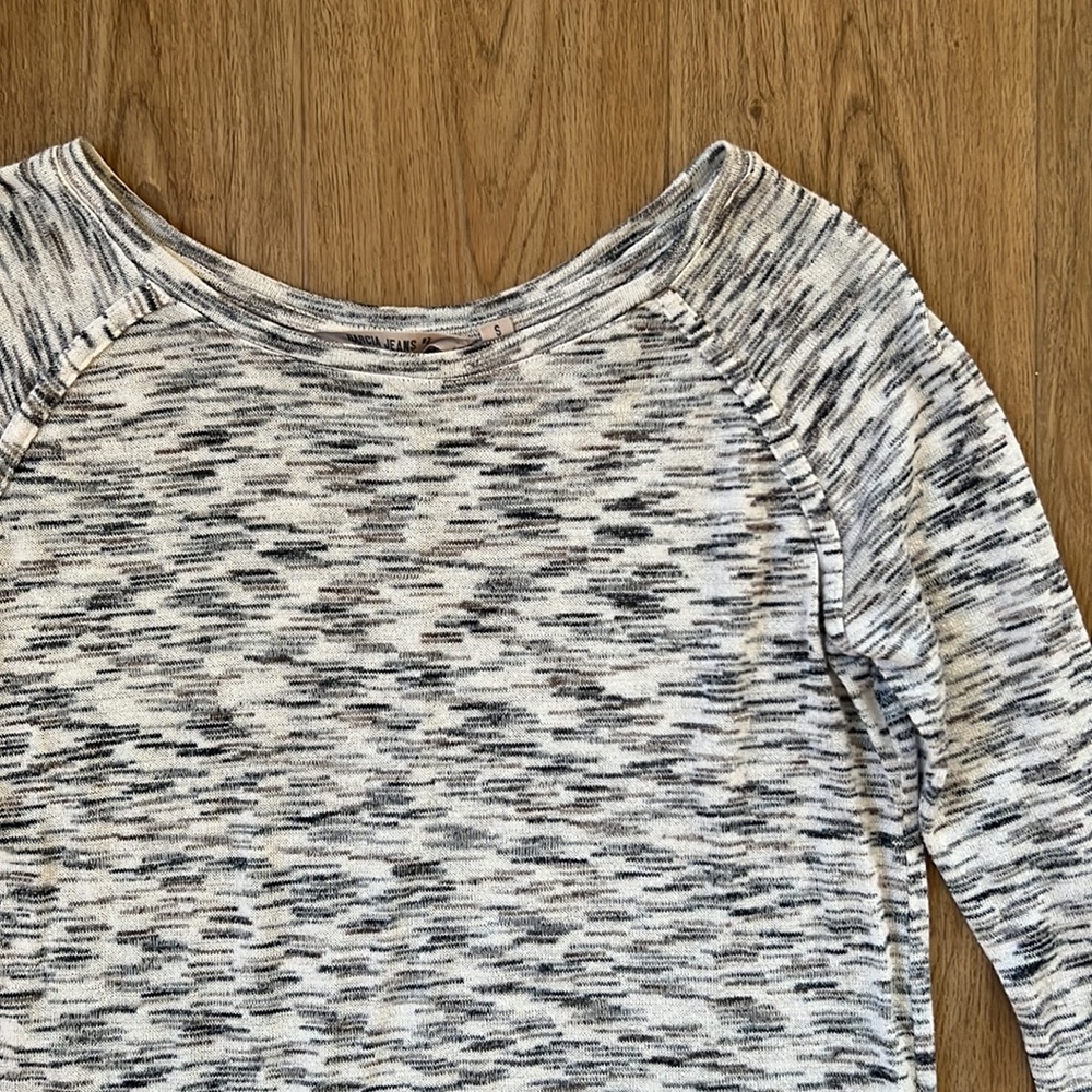 Garcia Jeans Off White Sweater with gray pattern
